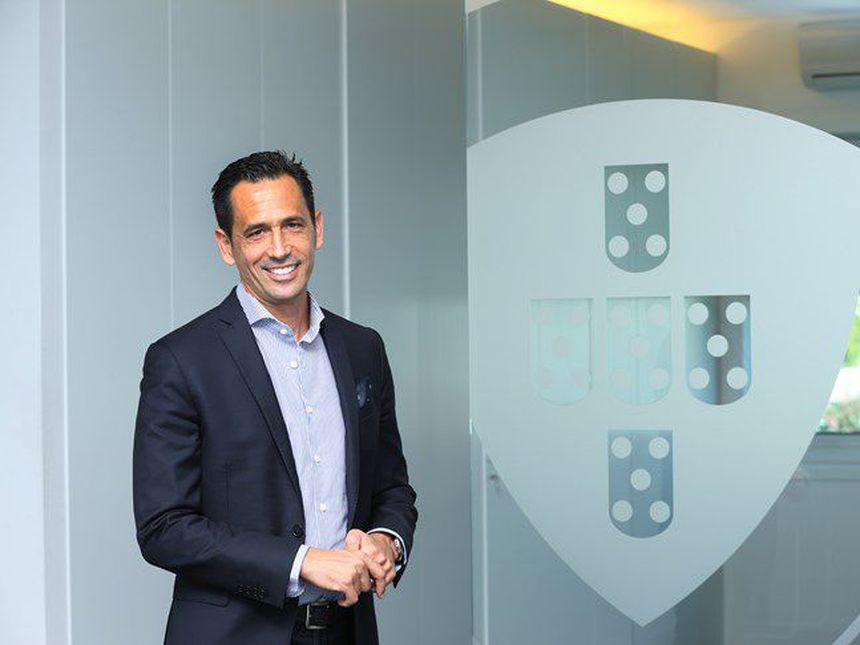 Pedro Proença sorridente