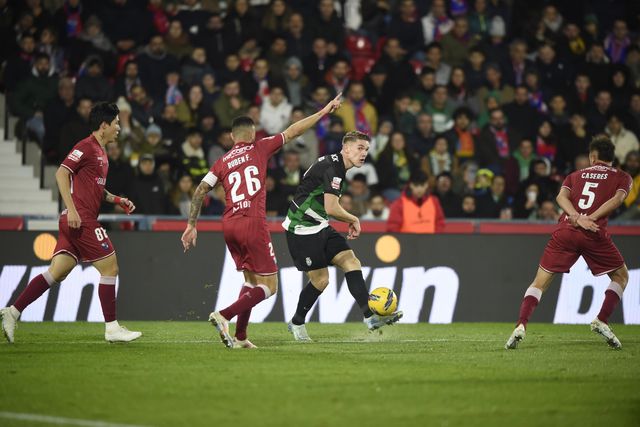 Sporting escorrega em Barcelos e Benfica pode chegar ao Natal na liderança