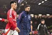 Ruben Amorim com Lautaro Martínez após nova derrota do Man. United