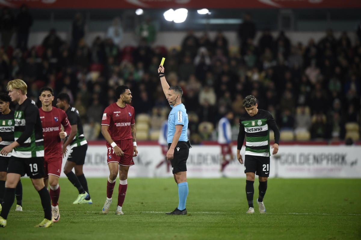 Gil Vicente-Sporting, 0-0 A análise de Duarte Gomes à arbitragem: ficou por marcar penálti sobre Debast?