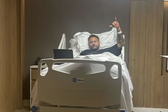 Neymar antes da operação no hospital, em Belo Horizonte - Foto: Neymar