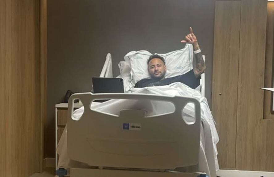 Neymar antes da operação no hospital, em Belo Horizonte - Foto: Neymar