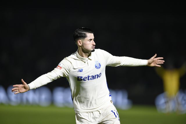 Borja Sainz bisou com golaço - Foto: Sérgio Miguel Santos