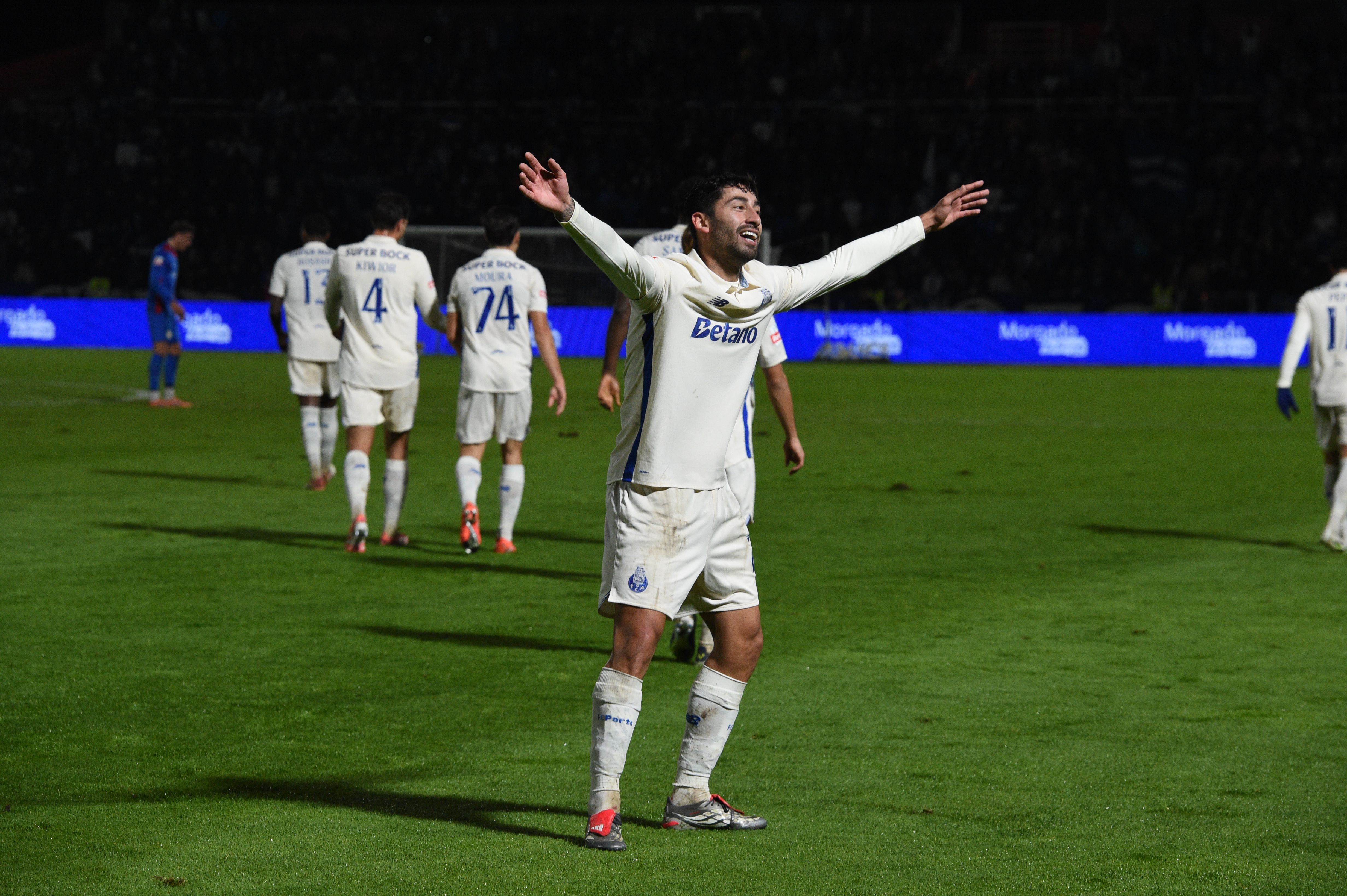 Alan Varela celebra golo em Alverca - Foto: Sérgio Miguel Santos