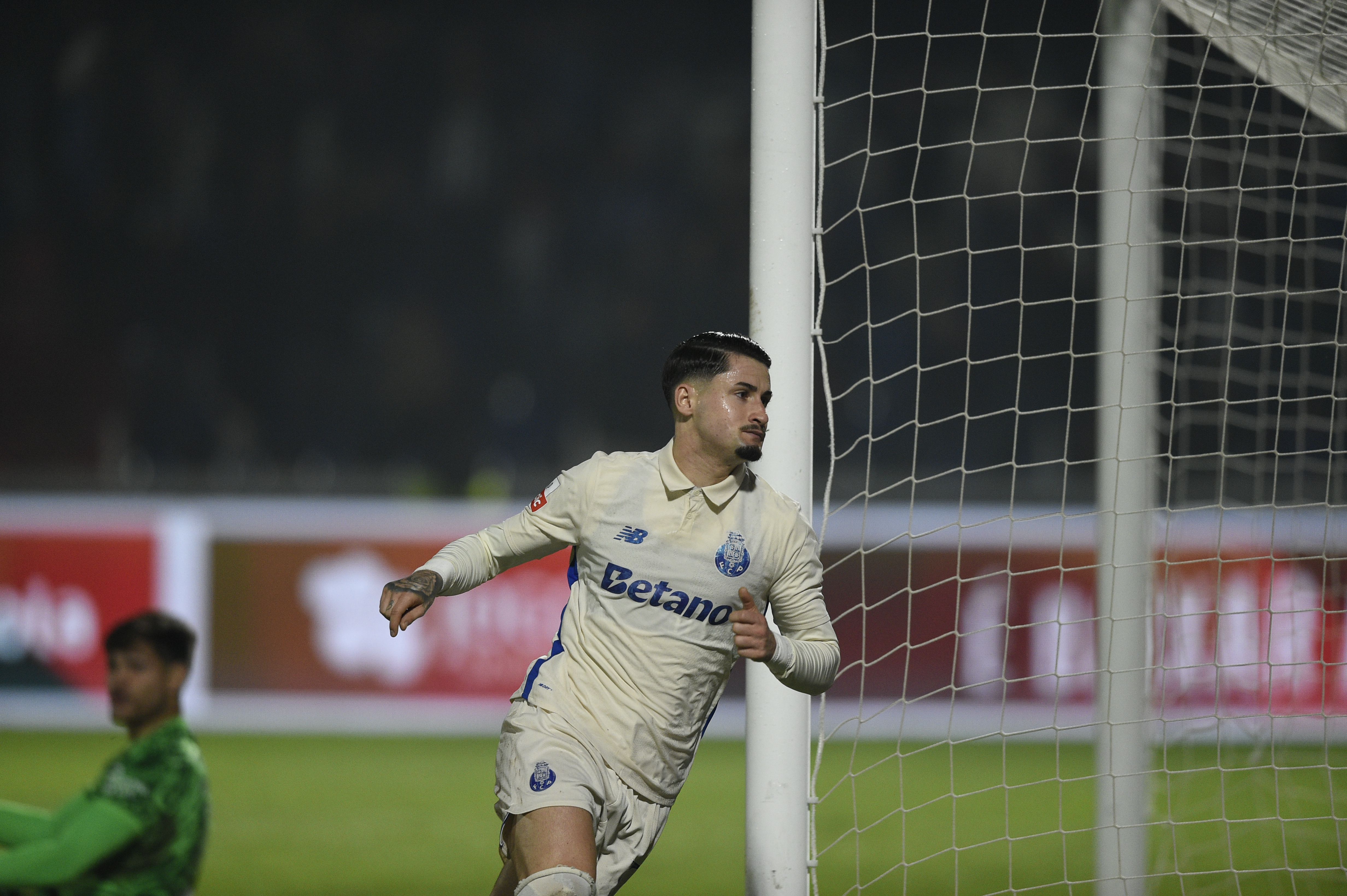 Borja Sainz inaugurou o marcador em Alverca - Foto: Sérgio Miguel Santos