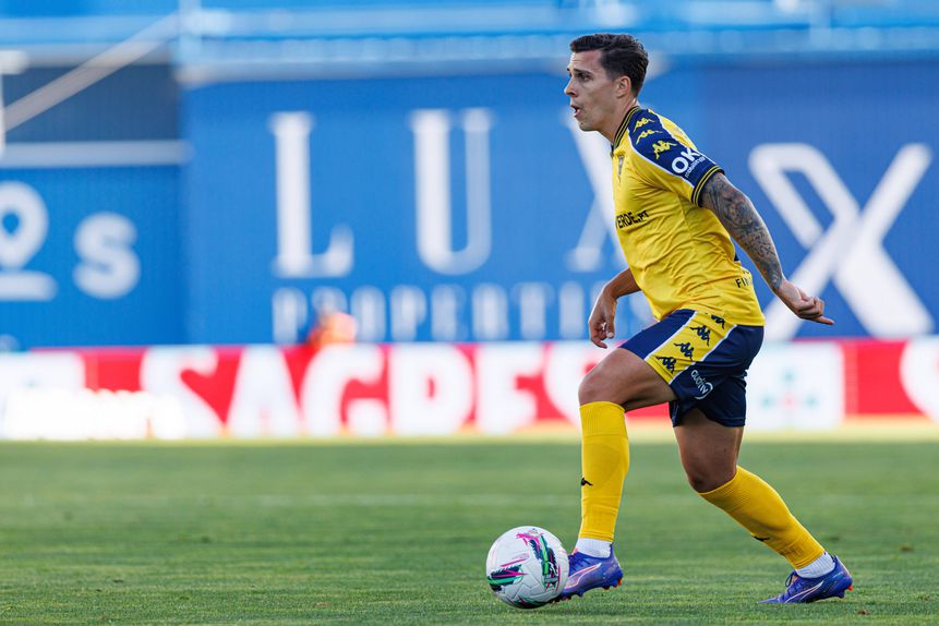 Pedro Amaral é um dos capitães do Estoril e imprescindível para Ian Cathro, mas pode sair já em janeiro. Foto: IMAGO