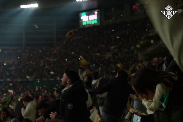 A 'chuva' de peluches do Betis