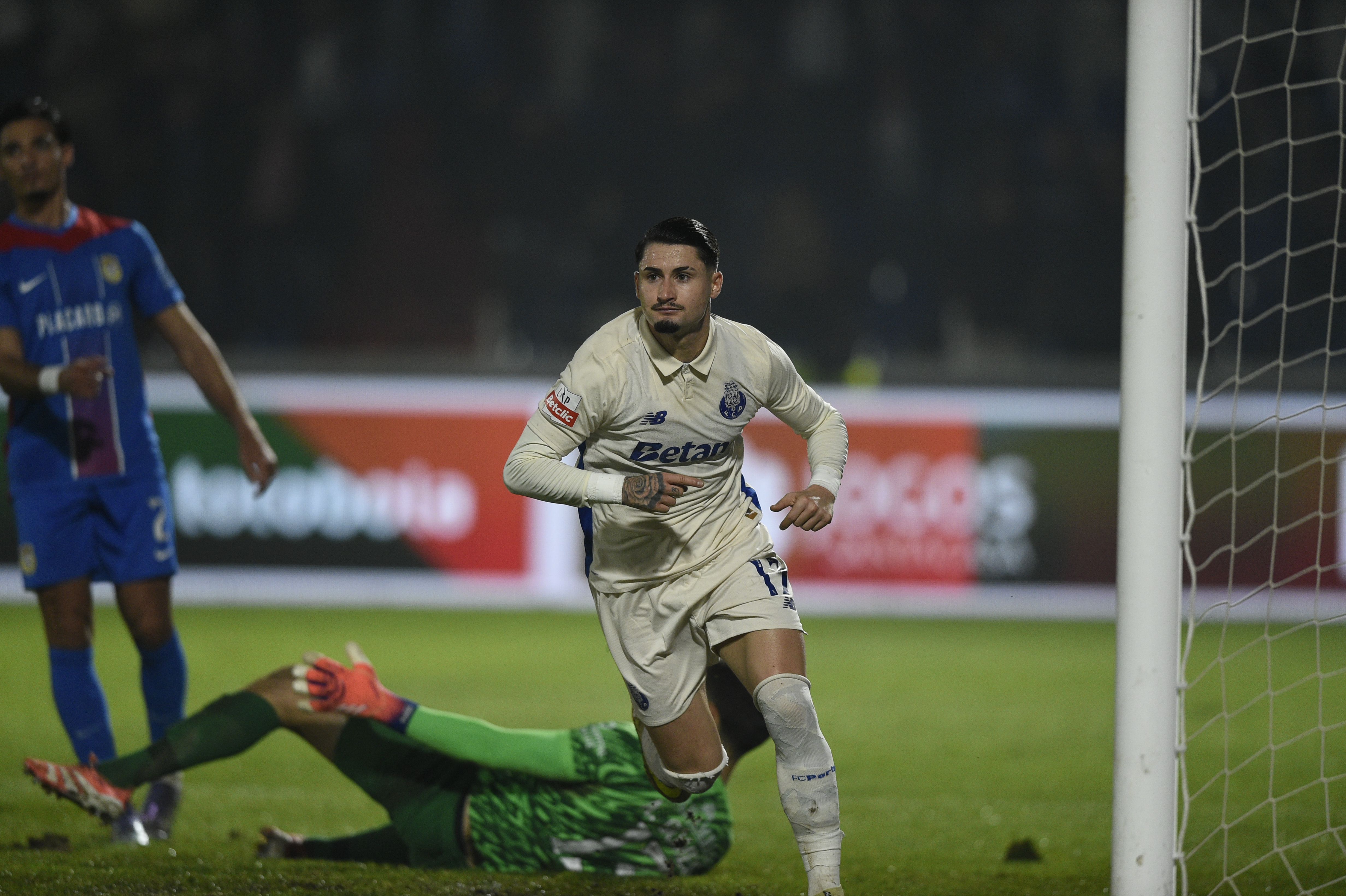 Borja Sainz inaugurou o marcador em Alverca - Foto: Sérgio Miguel Santos