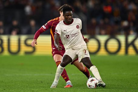 Franculino Djú em ação pelo Midtjylland