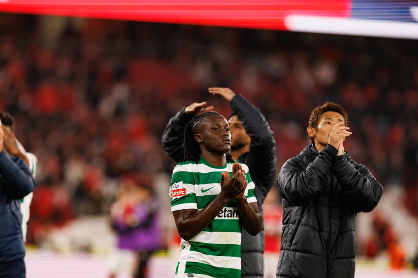 Geovany Quenda saiu desanimado do encontro diante do Benfica (Foto IMAGO)
