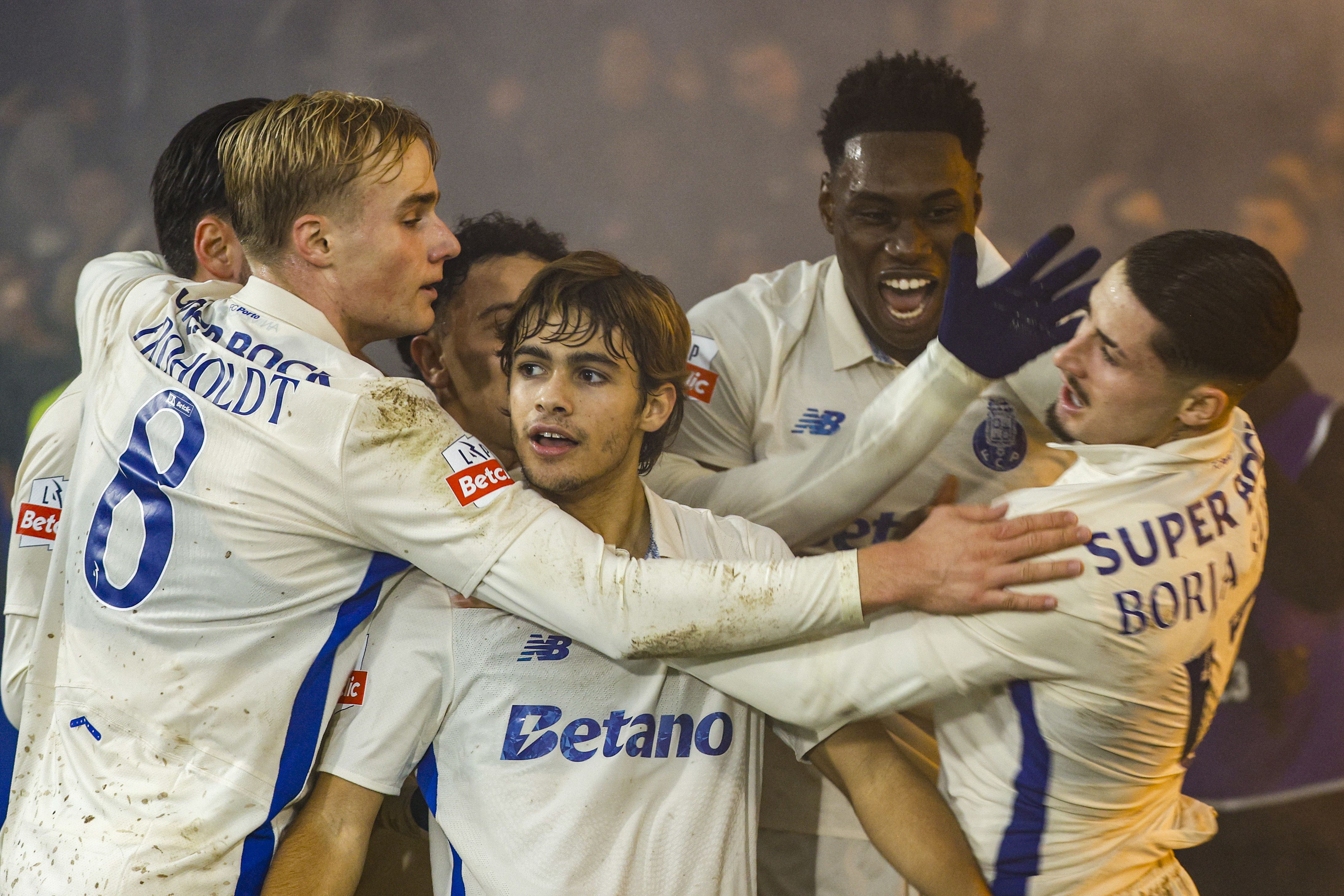 A festa do FC Porto em Alverca fez-se três vezes na primeira volta - Foto: LUSA/António Pedro Santos