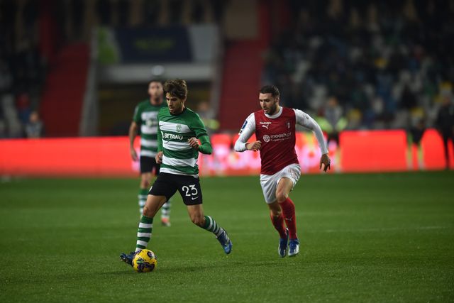 Vídeo: Abel Ruiz responde ao desperdício do Sporting com o golo da vantagem