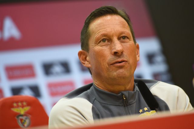 Schmidt avança que um dos reforços está lesionado: «Cerca de três semanas»