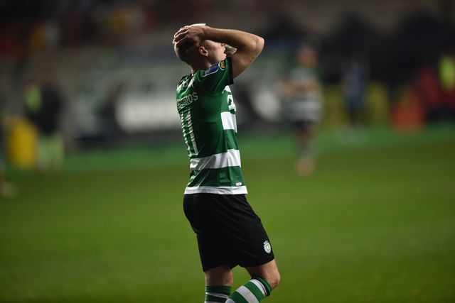 Vídeo: Nuno Santos acerta duas vezes na barra