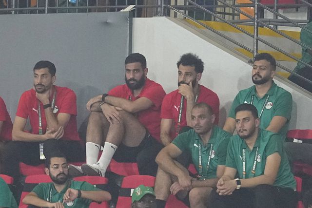 Salah vai parar três a quatro semanas