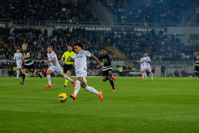 Kaio César destacou-se ao serviço do Vitória de Guimarães, clube a quem tece rasgados elogios, e rumou ao Al Hilal, emblema saudita orientado por Jorge Jesus