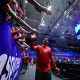 Fábio Magalhães saudado por adeptos no final do jogo entre Portugal e Suécia do Mundial de andebol