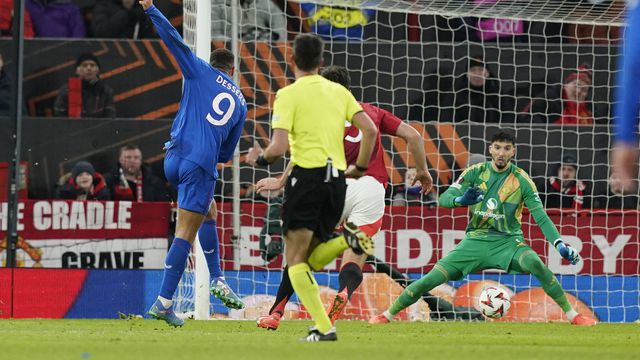 Vídeo: Maguire meteu água e Rangers gelou Old Trafford