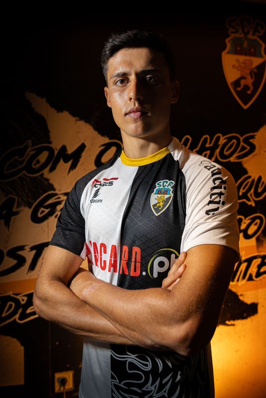 Farense: Samuel Justo baralha as contas a Marreco para o Santa Clara