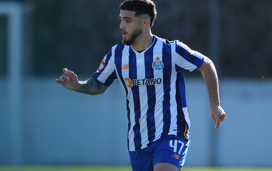 FC Porto: Ángel Alarcón operado ao joelho esquerdo