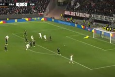 Vídeo: golo 'do outro mundo' de Uzun adianta o Eintracht