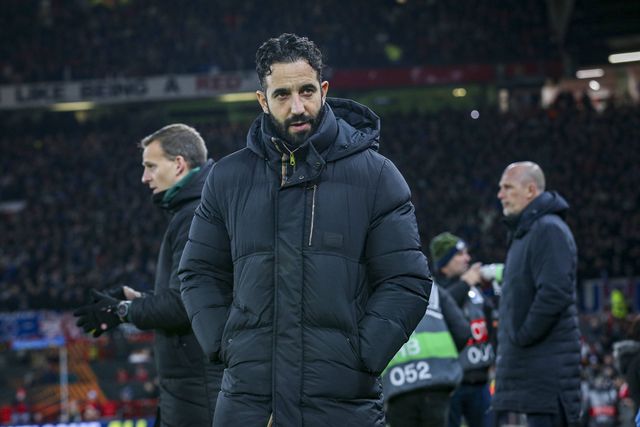 Ruben Amorim a orientar o jogo do Manchester United frente ao Rangers, em Old Trafford