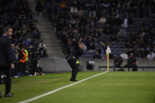 Treinador do Olympiakos reage ao triunfo frente ao FC Porto