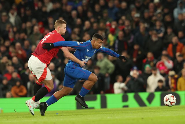 De Ligt a tentar travar o ataque liderado por Igamane