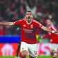 Pavlidis celebra um dos três golos marcados ao Barcelona