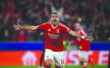 Aí está o Pavlidis que convenceu o Benfica