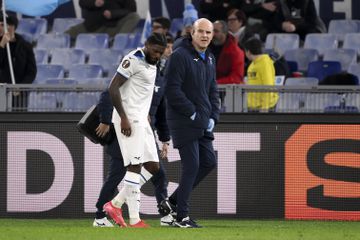 Nuno Tavares assiste... e sai lesionado na vitória da Lazio