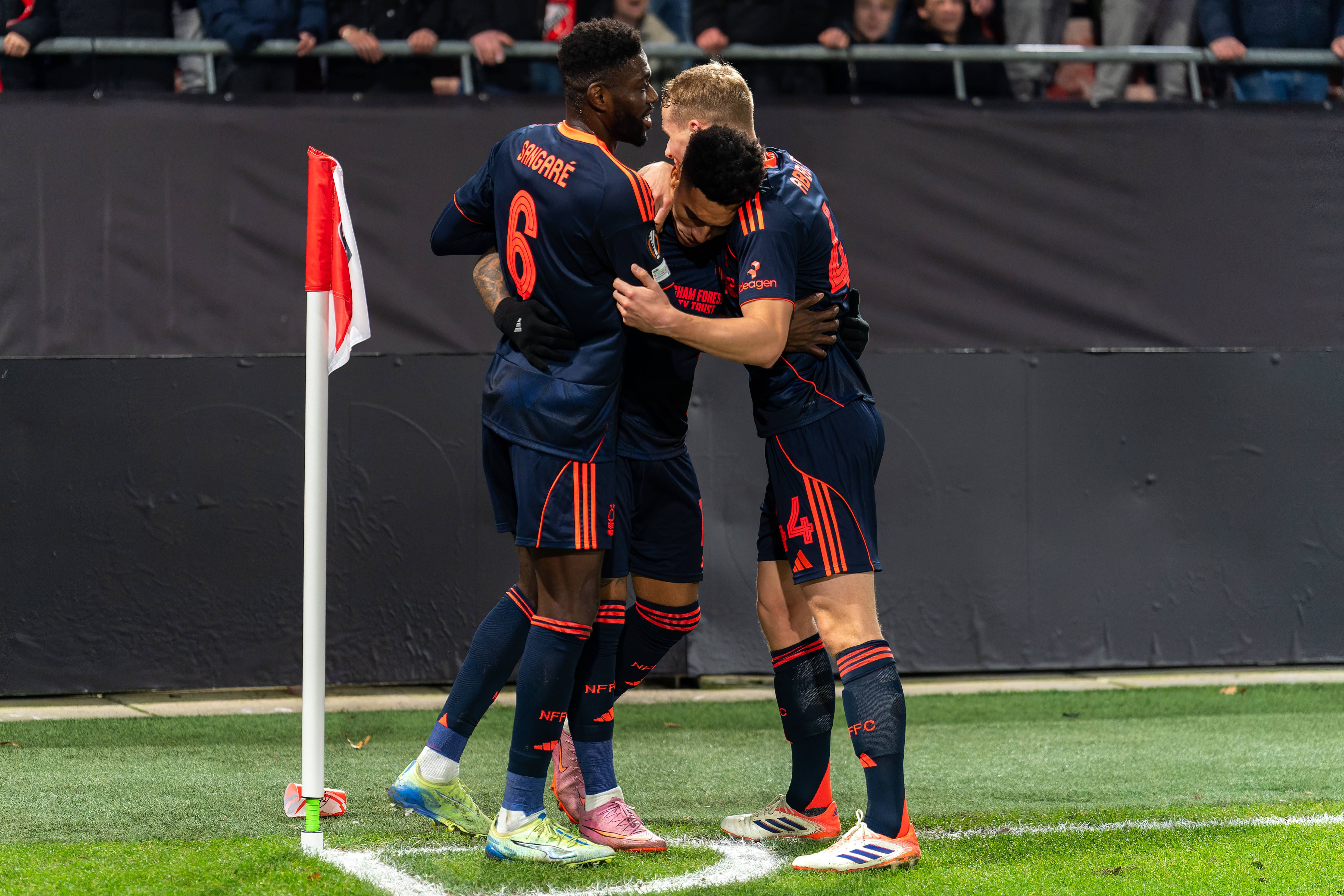 Nottingham Forest está entre as equipas que ainda podem garantir a qualificação direta para os oitavos da Liga Europa e que, caso falhem o acesso direto, têm presença garantida no play-off da fase a eliminar - Foto: IMAGO