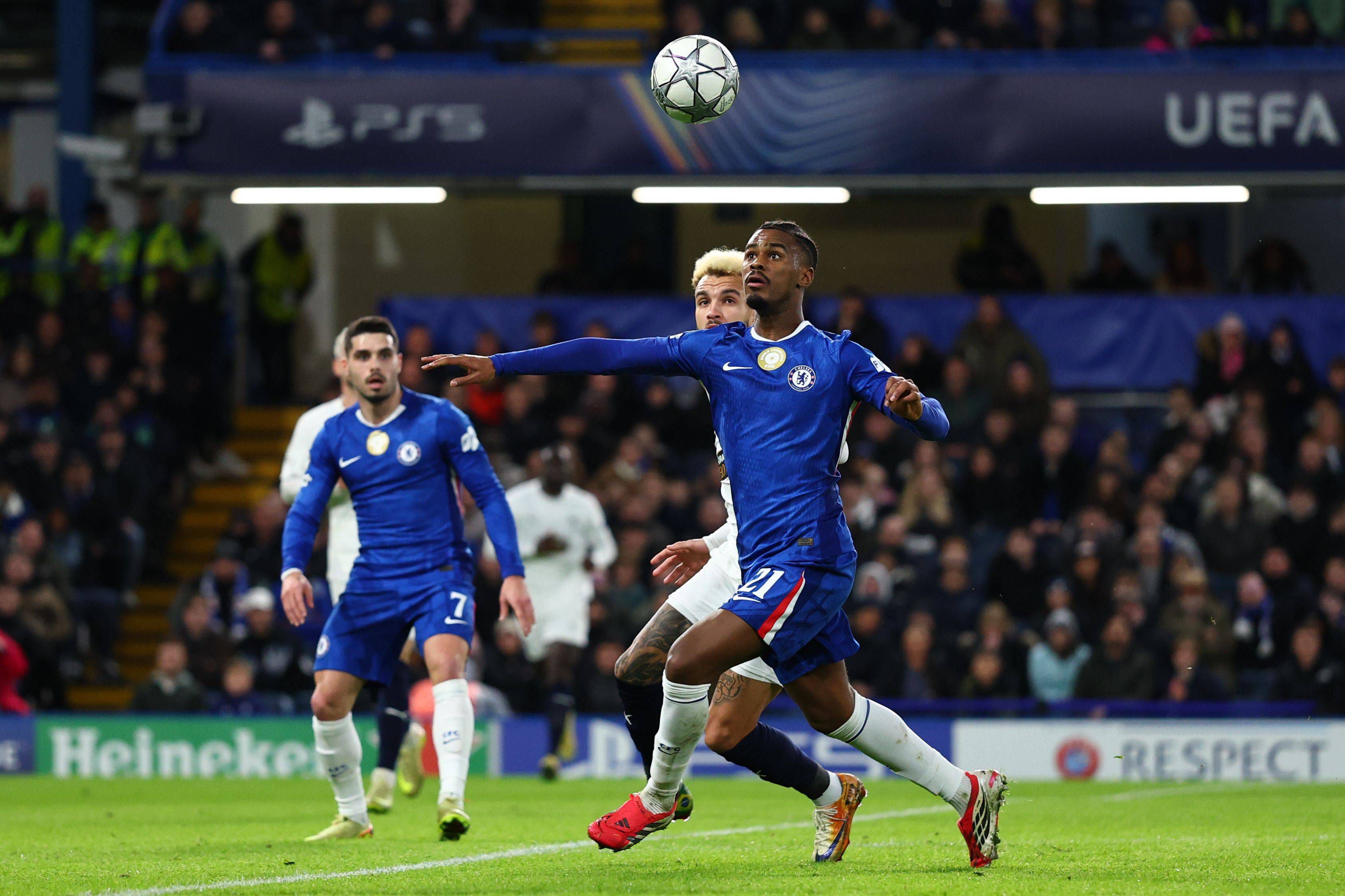 Chelsea está entre as equipas que ainda podem apurar-se diretamente para os oitavos da Champions e que, caso falhem o acesso direto, têm presença garantida no play-off da fase a eliminar - Foto: IMAGO