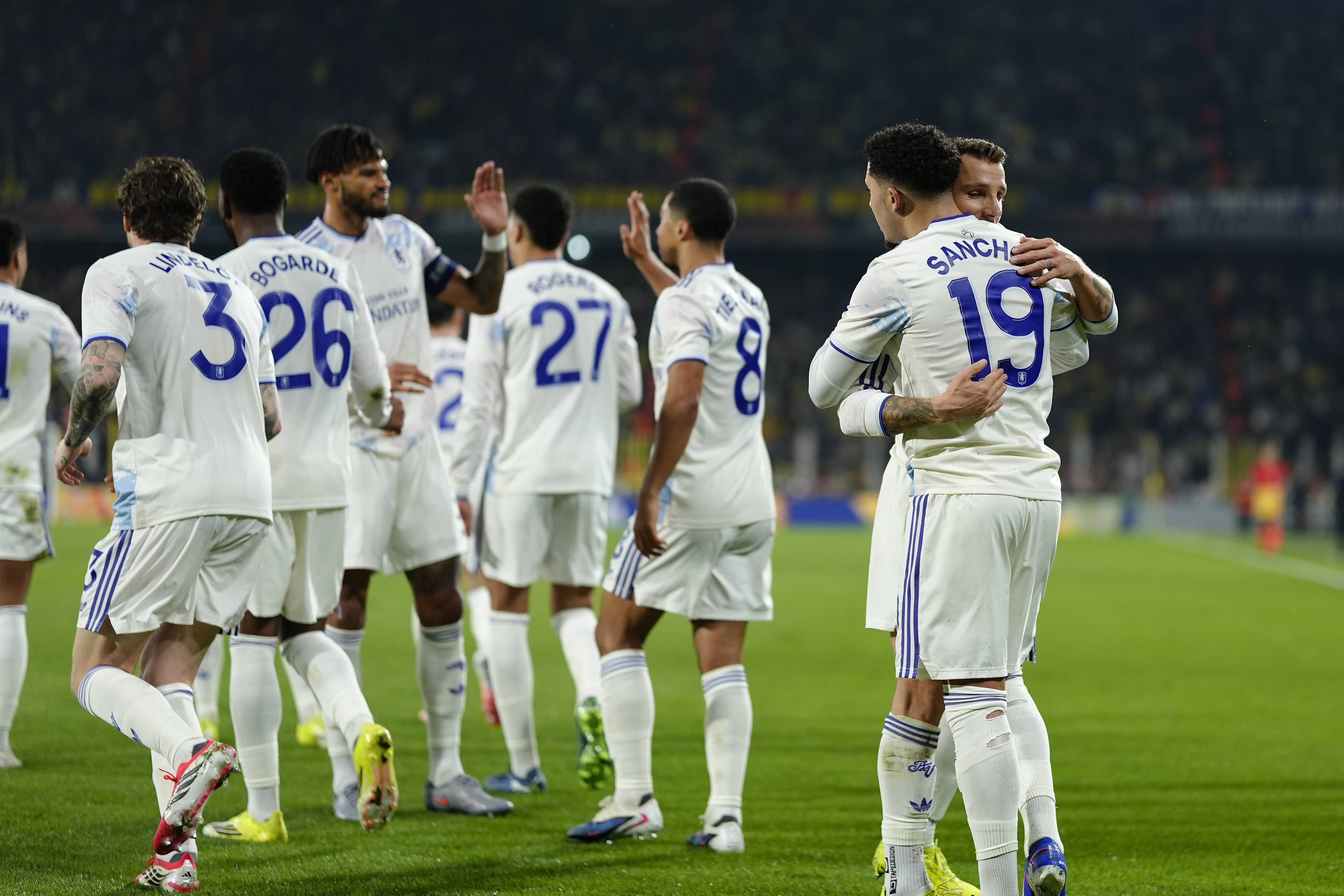 Aston Villa garantiu o acesso direto aos oitavos de final da Liga Europa - Foto: IMAGO