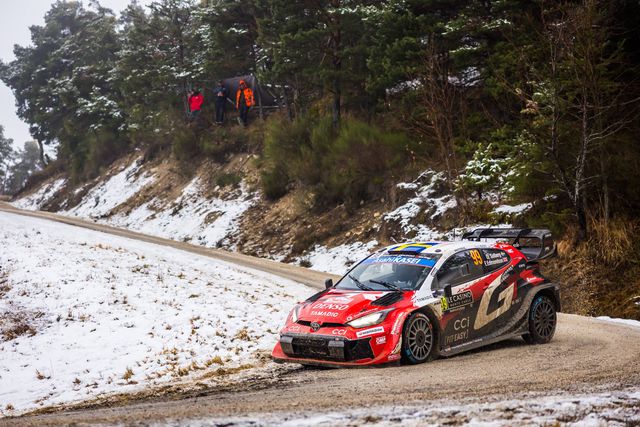 Não há neve, lama ou furo que travem sueco em Monte Carlo