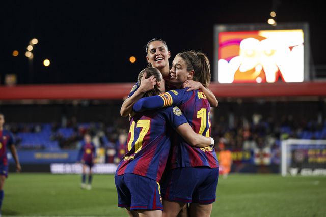 Alexia Putellas com Kika Nazareth no Barcelona