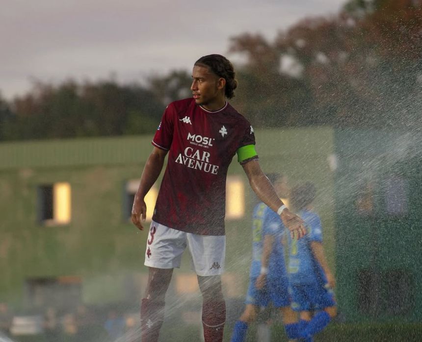 Tahirys Dos Santos, que tem nacionalidade francesa e cabo-verdiana, foi um dos feridos do incêndio em bar na Suíça - Tahirys Dos Santos/Instagram