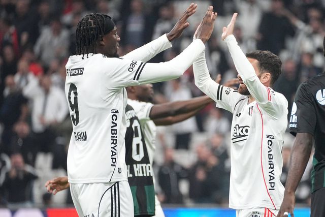 Rafa Silva e Tammy Abraham fizeram dupla de ataque no Besiktas