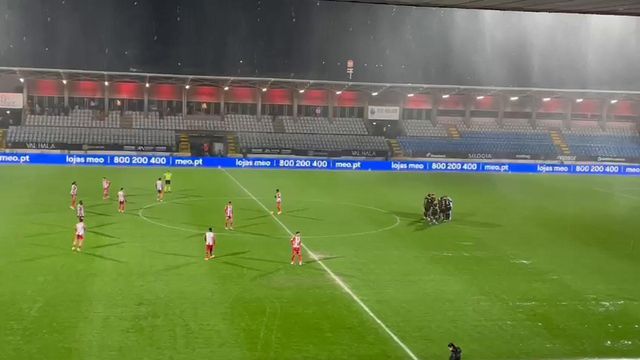 Que carga de água antes do Casa Pia-Aves SAD