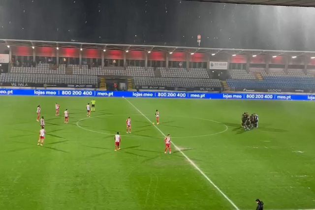 Que carga de água antes do Casa Pia-Aves SAD