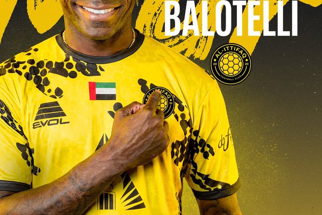 Mercado oficial: Balotelli ruma ao futebol árabe às ordens de treinador português