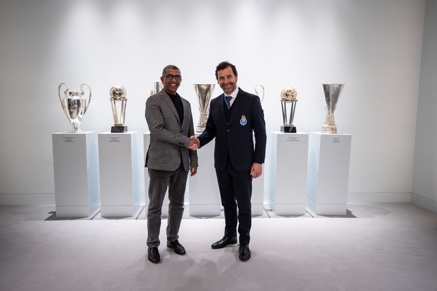 Luís Junaide Lalgy, presidente da Associação Black Bulls, com André Villas-Boas