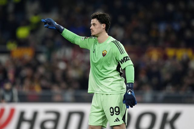 Mile Svilar, guarda-redes da Roma