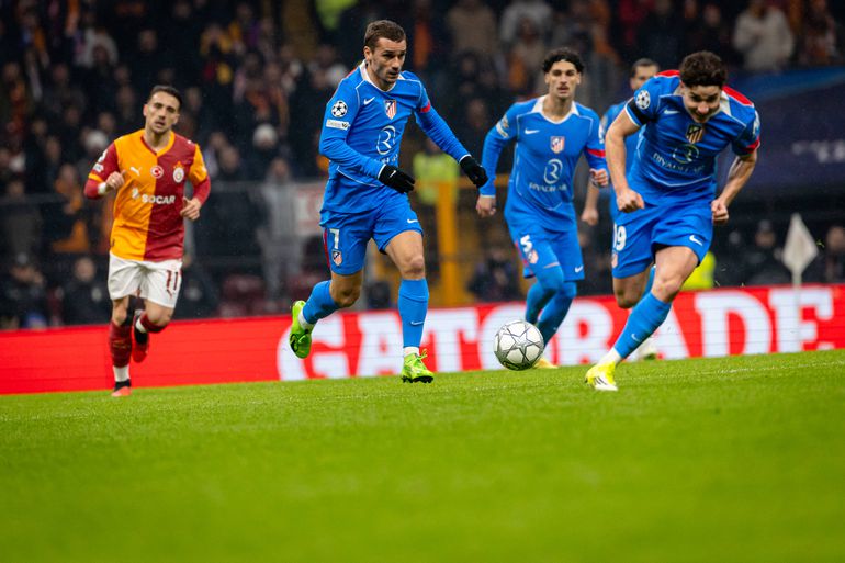 Atlético Madrid está entre as equipas que ainda podem apurar-se diretamente para os oitavos da Champions e que, caso falhem o acesso direto, têm presença garantida no play-off da fase a eliminar - Foto: IMAGO