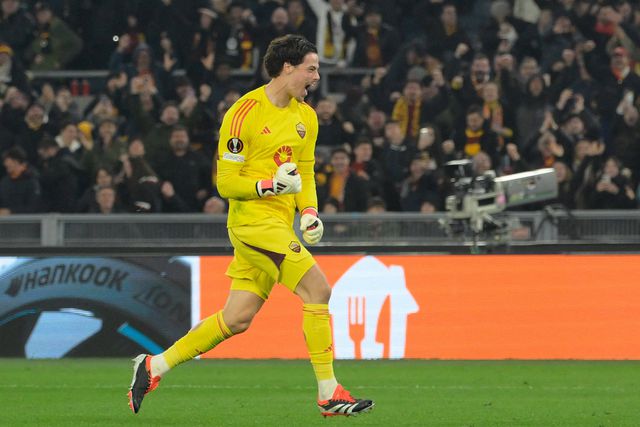 Ex-Benfica pede mais para renovar pela Roma e alimenta interesse de Mourinho e não só