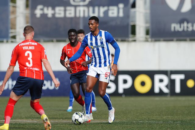 Moreirense reforça meio-campo com jogador do FC Porto