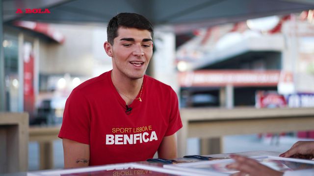 «O meu pai era gigante, metia-me às cavalitas e chamava-me Gogo»