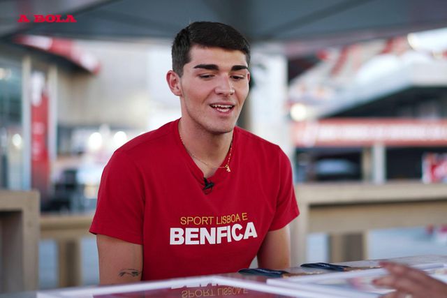 «O meu pai era gigante, metia-me às cavalitas e chamava-me Gogo»