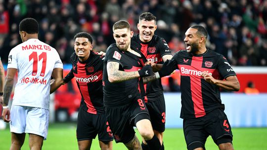 Bundesliga: Bayer Leverkusen vence e faz história!