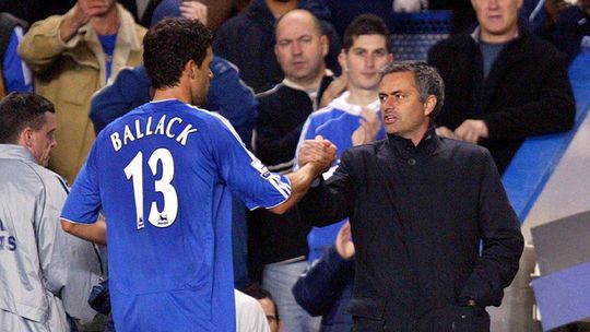 Ballack sobre Mourinho: «Lidera de uma forma especial e queremos segui-lo»